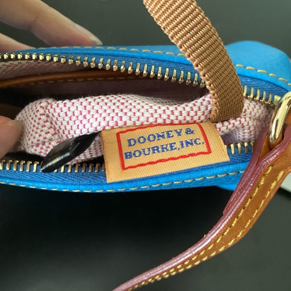 Dooney and Bourke blue leather bag wristlet small purse - Picture 6 of 6